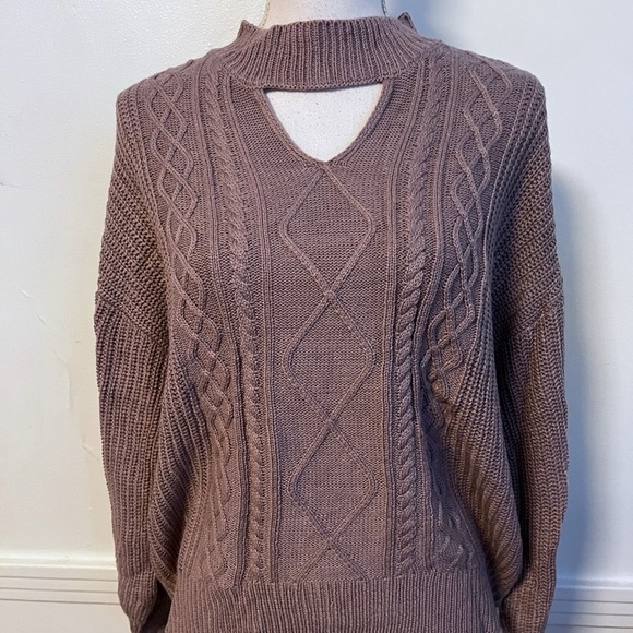 Steve Madden • Mauve Cutout Long Sleeve Sweater - Picture 3 of 5
